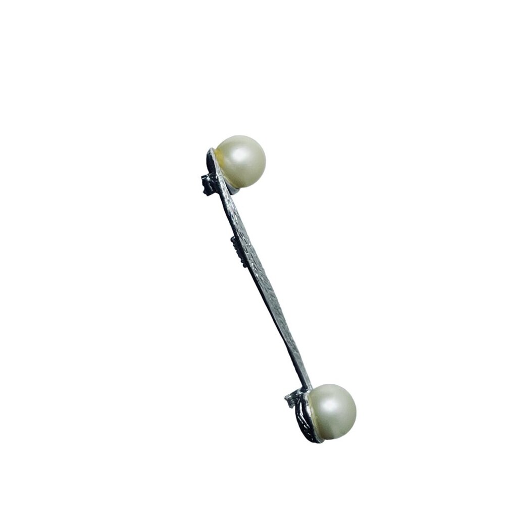 Tara Silver Tone Brushed Scroll Brooch With Large Faux Pearls Signed (777) - Picture 6 of 6